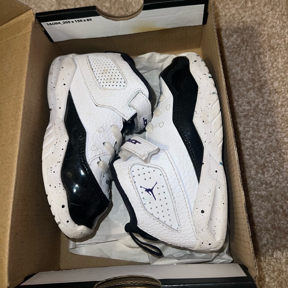 Kids Jordan B’loyal size 8c